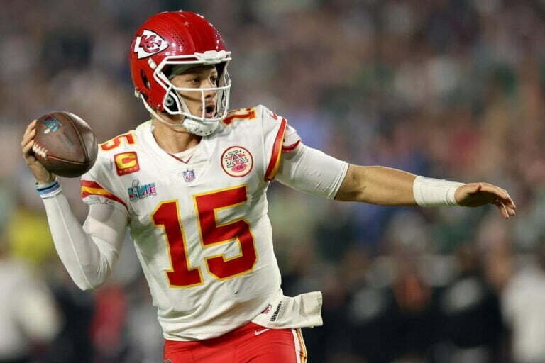 Patrick Mahomes wins MVP after 3 touchdowns, gutty last drive to lead Chiefs to victory