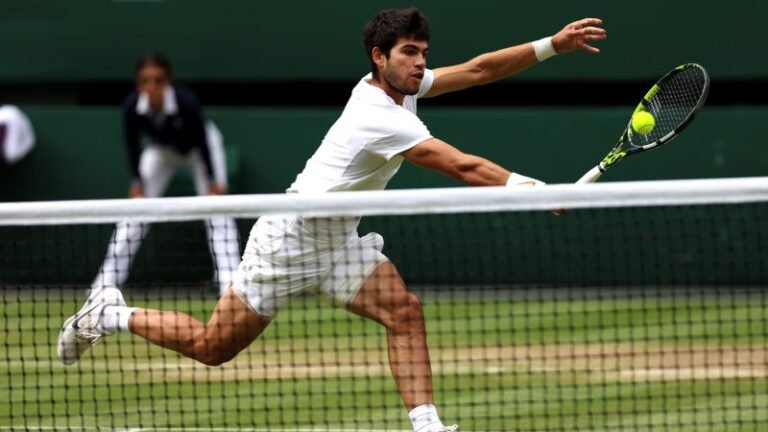 230716102737 06 djokovic alcaraz wimbledon final 0716