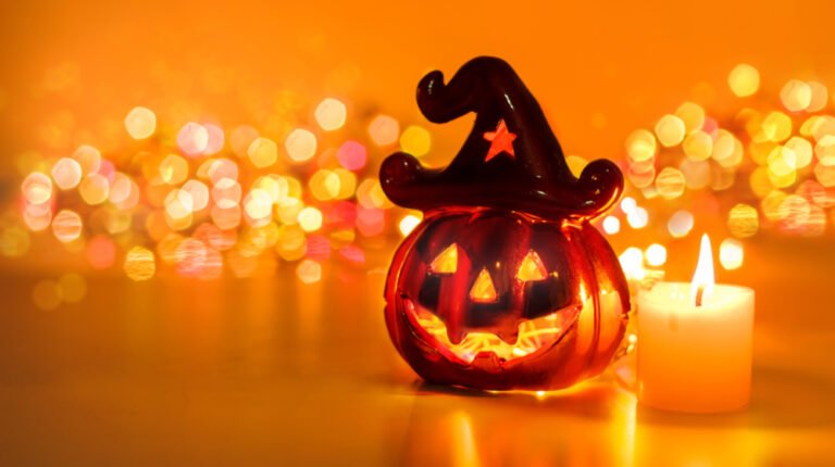15 Halloween Display Ideas for Small Businesses