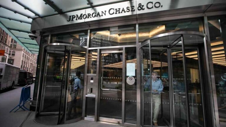 JPMorgan profits jump 35% on interest rate windfall