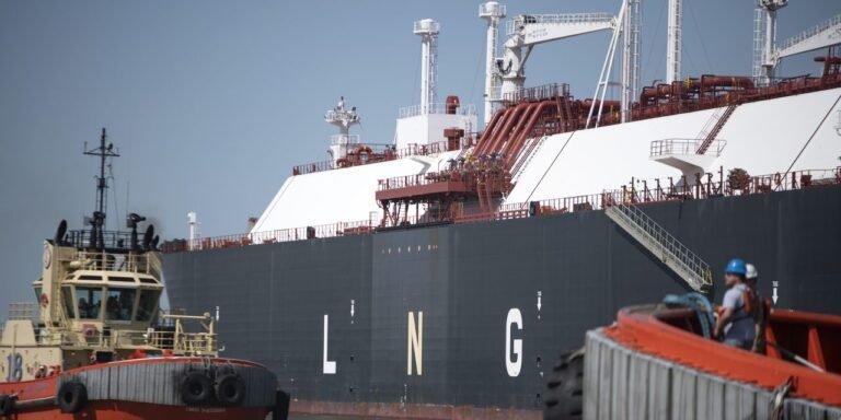 How the Rockefellers and Billionaire Donors Pressed Biden on LNG Exports
