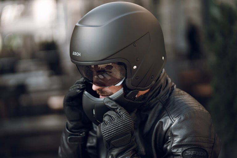 AIROH J 110 The Two-In-One Helmet With An Unmistakable Style