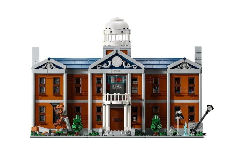 Summon All Your Mutant Friends to Help Build Lego’s Marvel X-Men X-Mansion